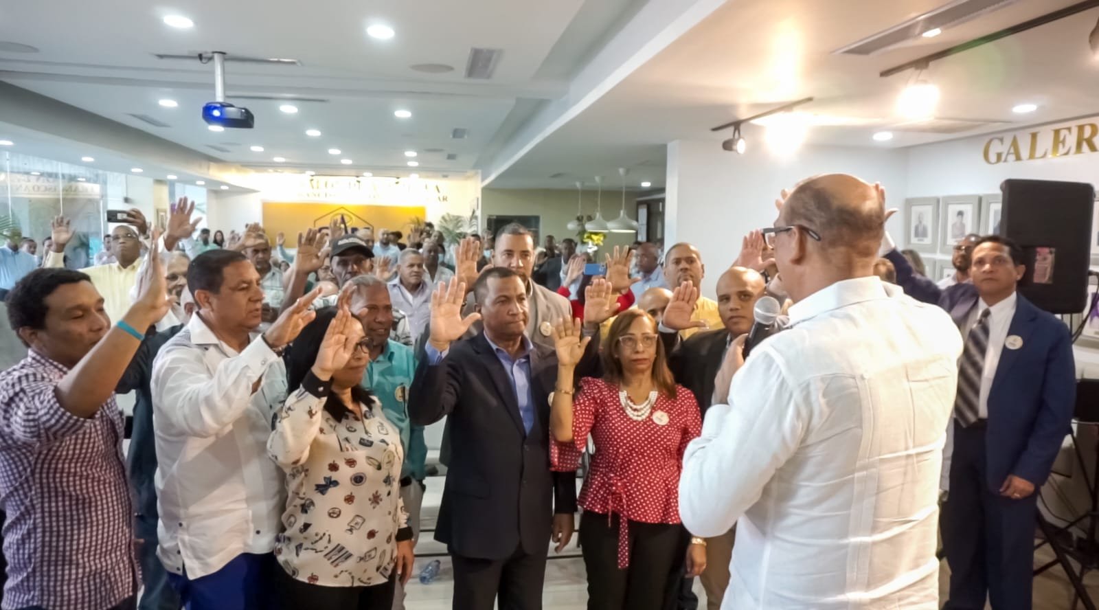 Deligne Asencion juramenta movimiento en apoyo a Luis Abinader - Cronicards