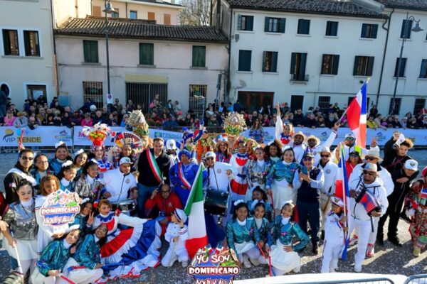 Carnaval Italiano 2025 abre paso al merengue dominicano