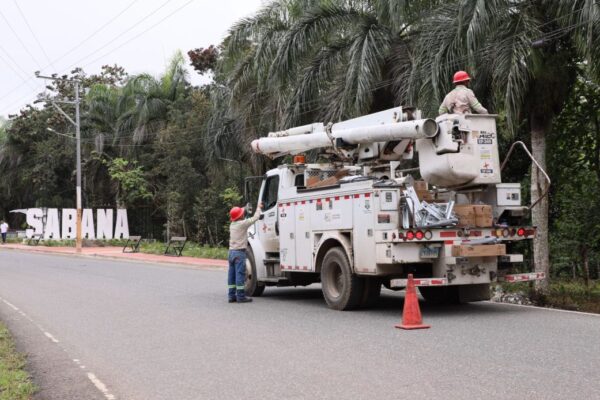 Edeeste restablece servicio eléctrico en subestación Batey Lechuga