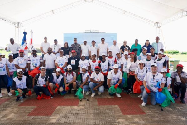 La JICA de Japón y Ayuntamiento de SDE celebran SPOGOMI-RD: Competencia de reciclaje