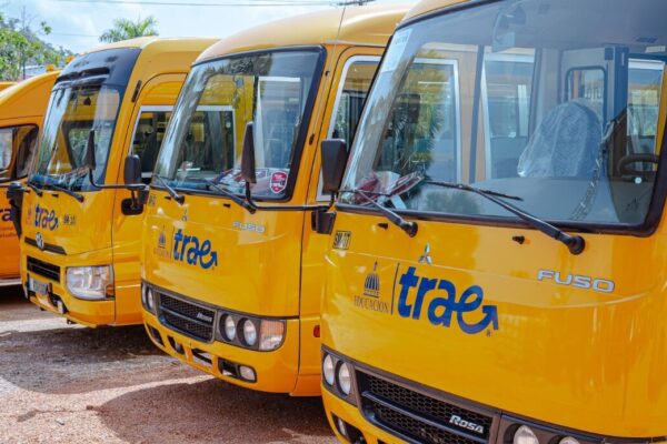 43 autobuses de Transporte Estudiantil llegan a Samaná