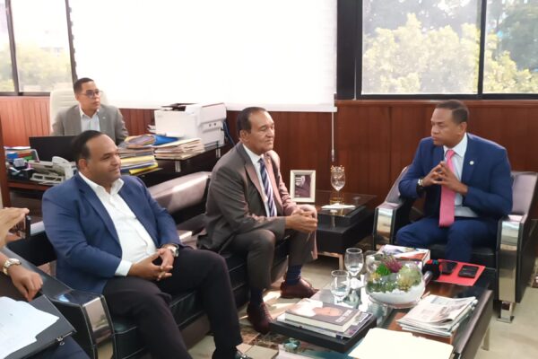 Superintendente de Seguros se compromete ante solicitud de Conatra a buscar solución aumento pólizas de vehículos de transporte