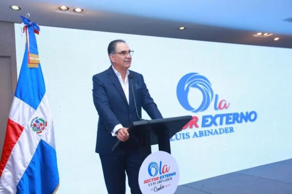 Organización Luis Abinader (OLA)Presidente Abinader da estocada a la oposición: “Senasa no está quebrada”